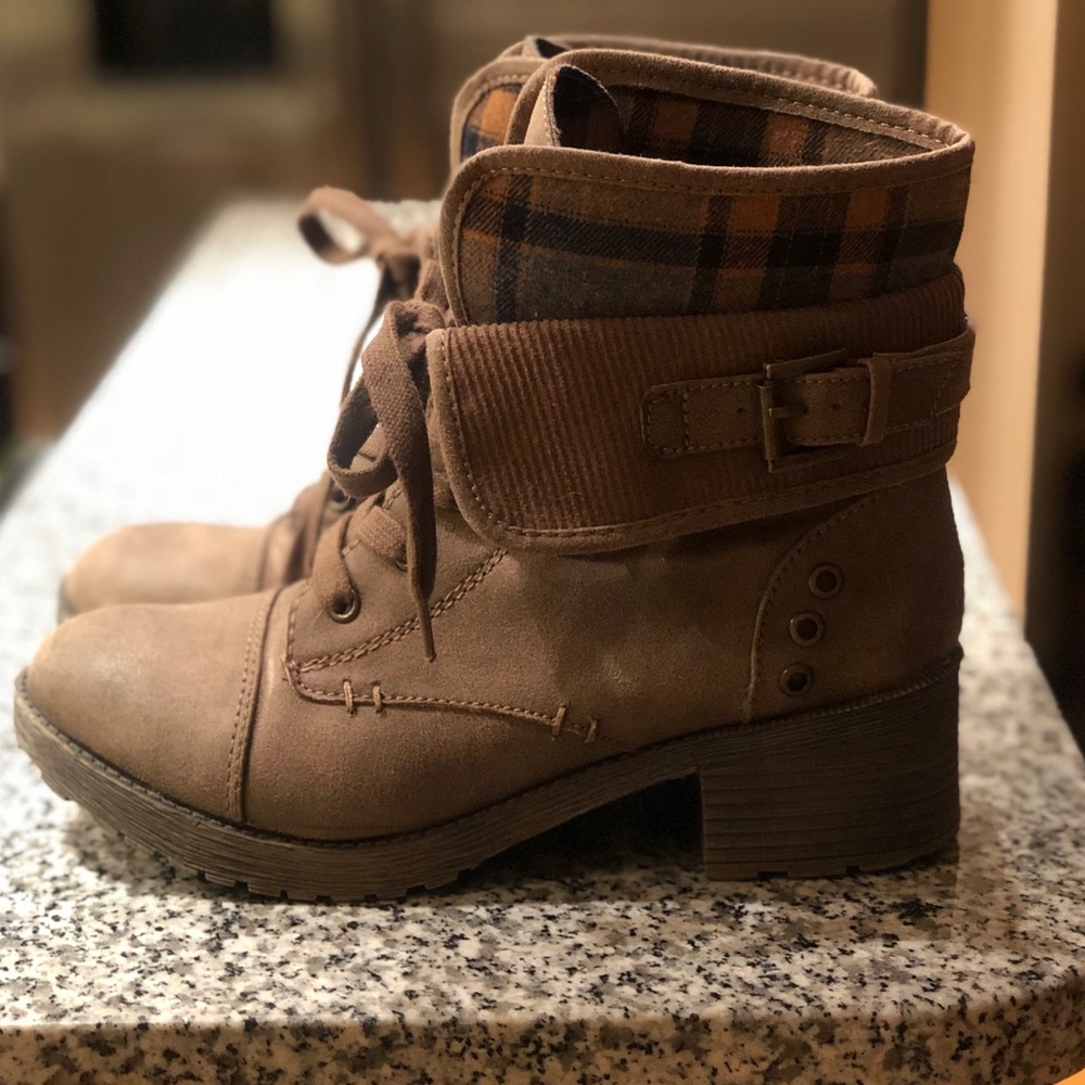 Low Heeled “Sonni” Boots